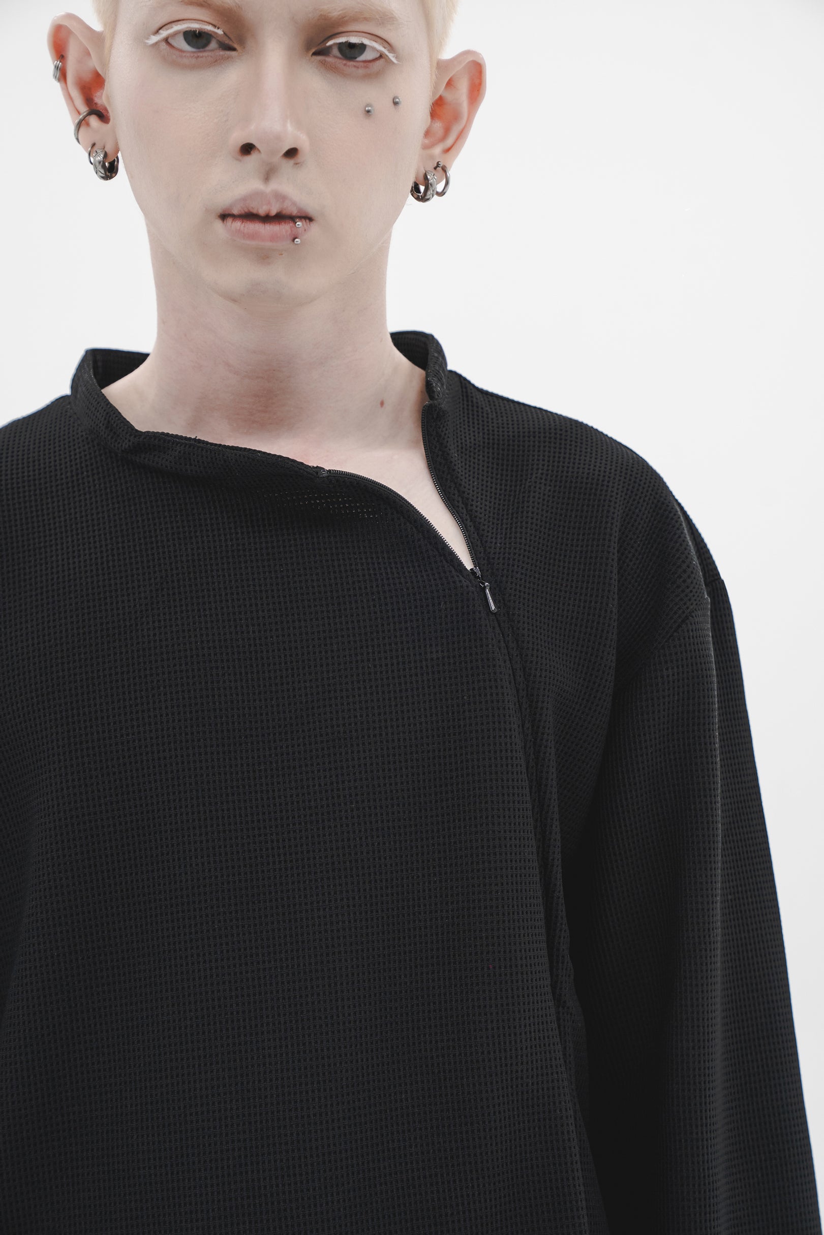 TAGGED - KOLOSA - ZIP HENLEY