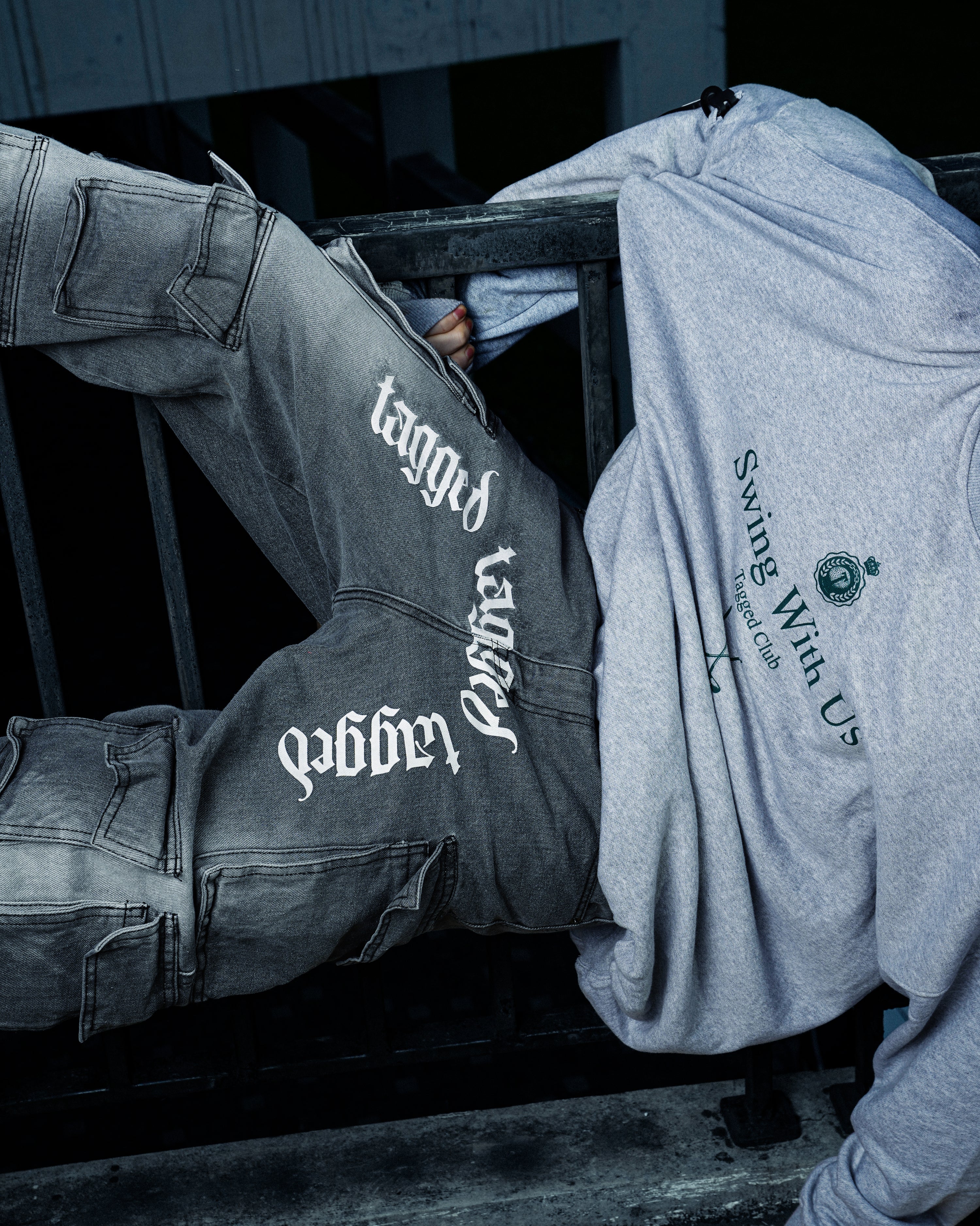TAGGED - Riot Denim Baggy Cargo - Gray